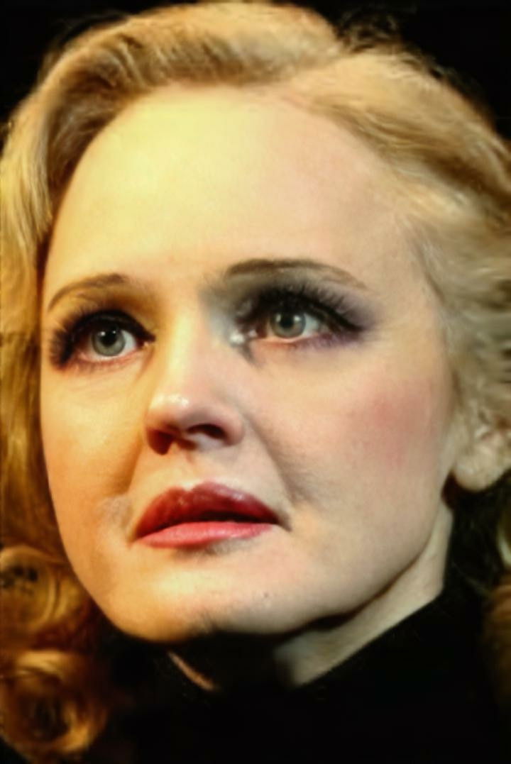 Elena Sotnikova backdrop