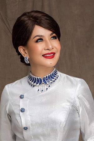 Htun Eaindra Bo backdrop