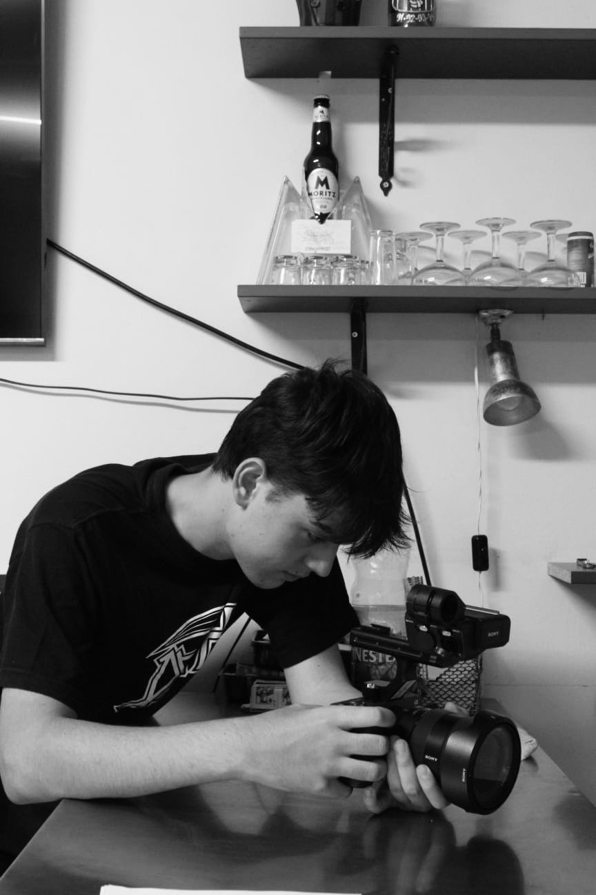 Arnau García backdrop