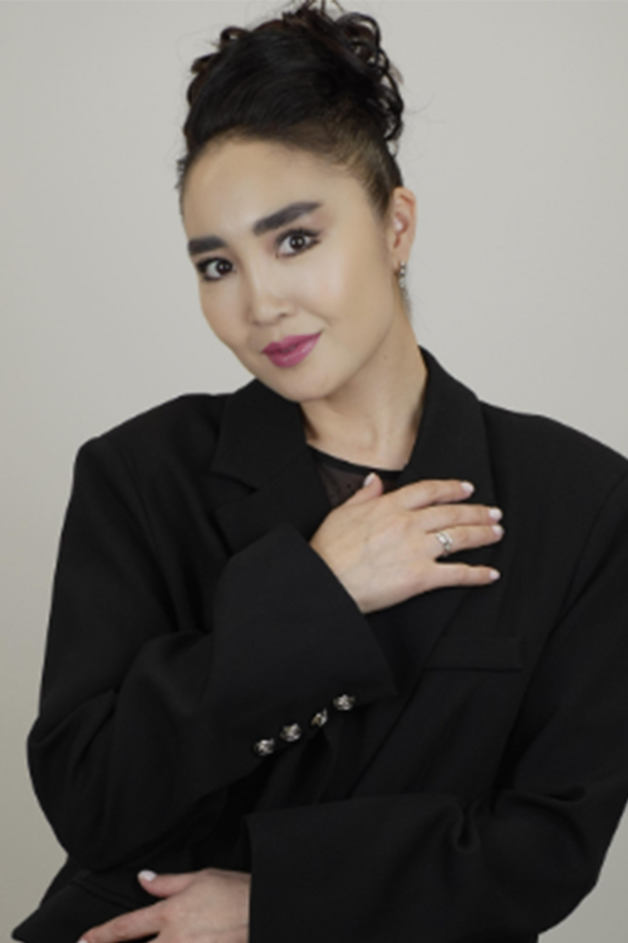 Nurgul Myngatova backdrop