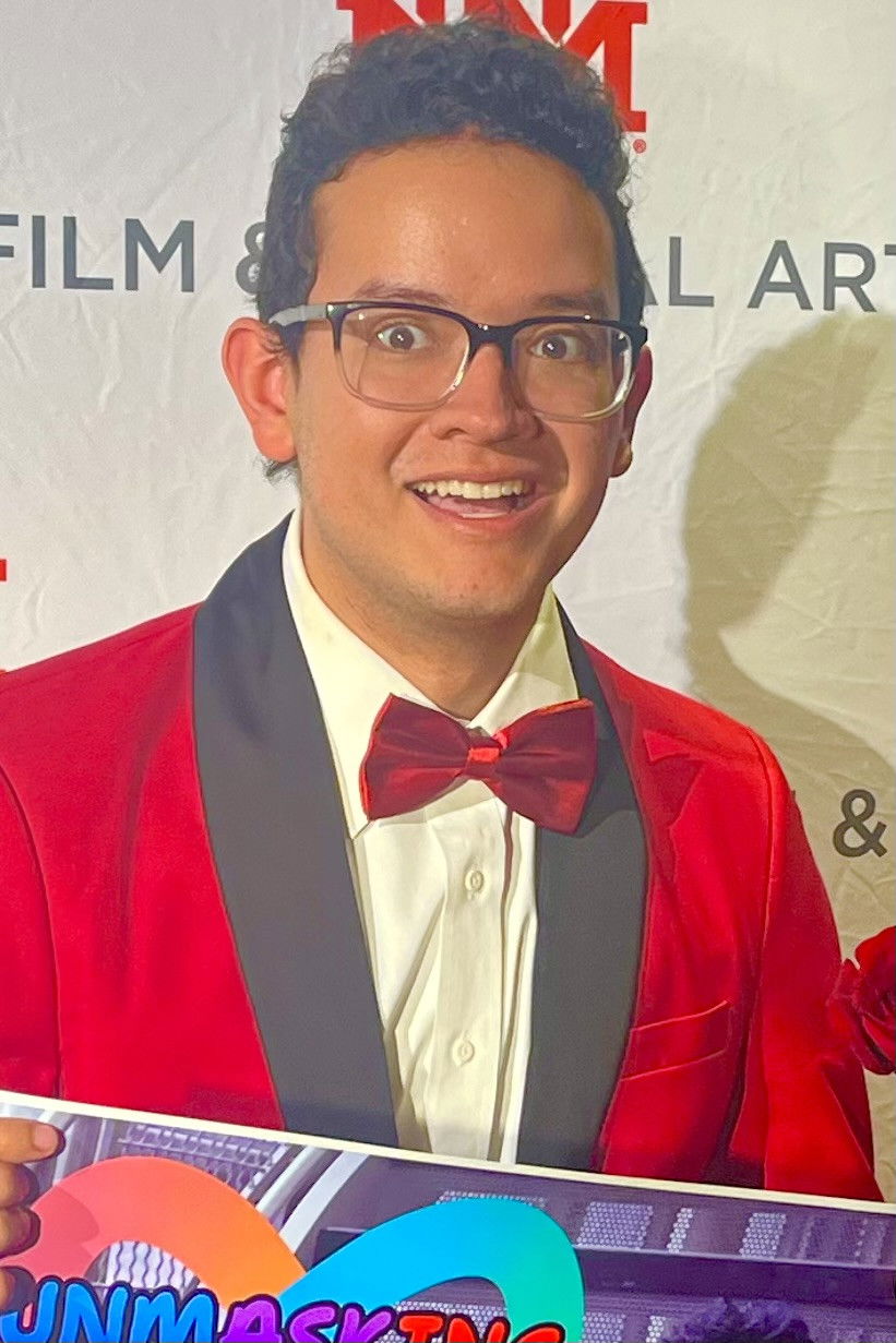 Alan De Lira-Richards backdrop