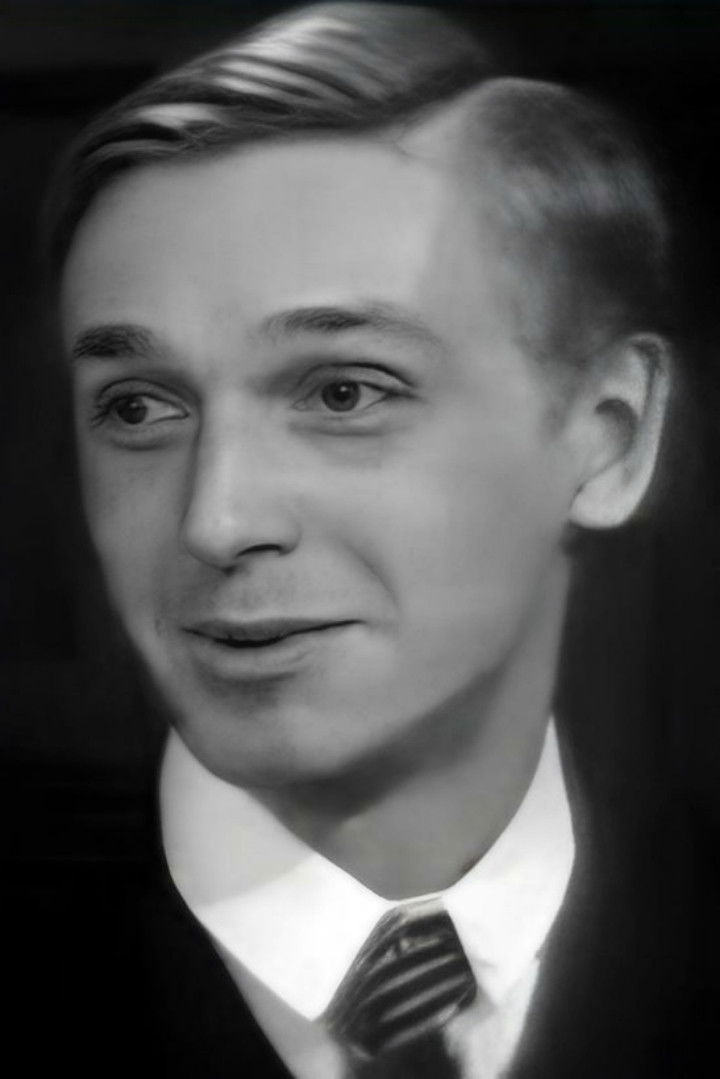 Edmund Mikulski backdrop