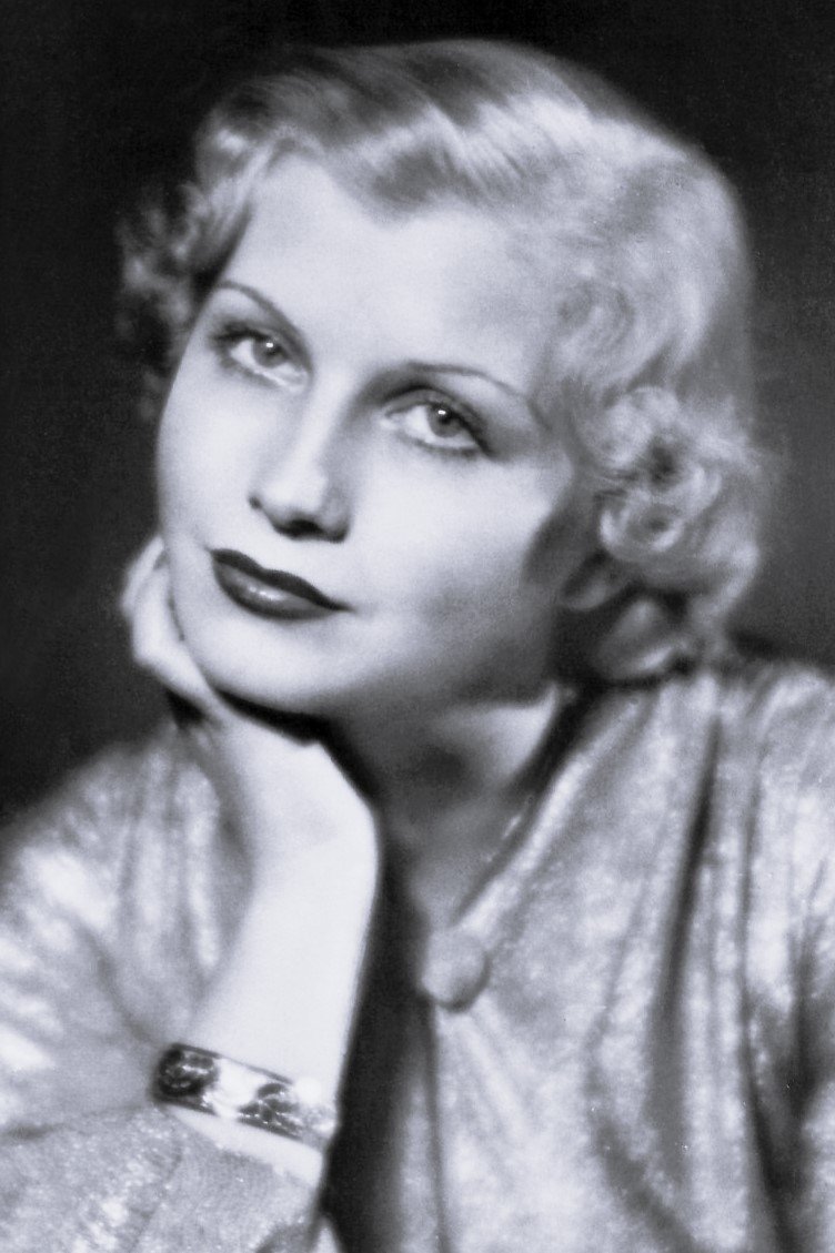 Marieluise Claudius backdrop