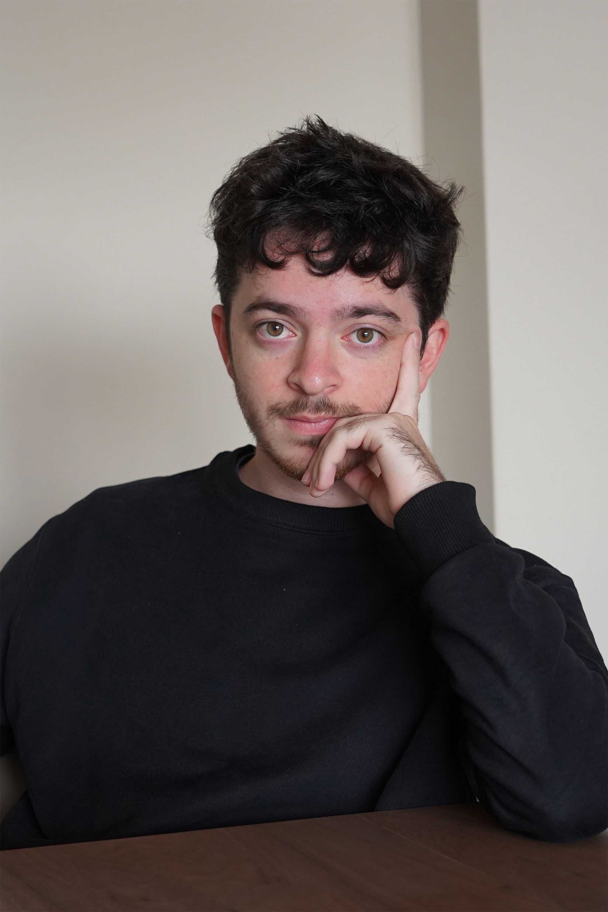 Nicolás Gontovnikas backdrop