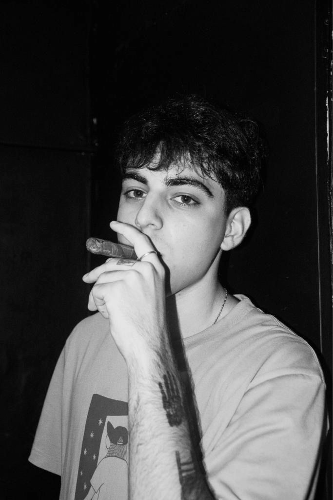 Oliverio Sisso backdrop