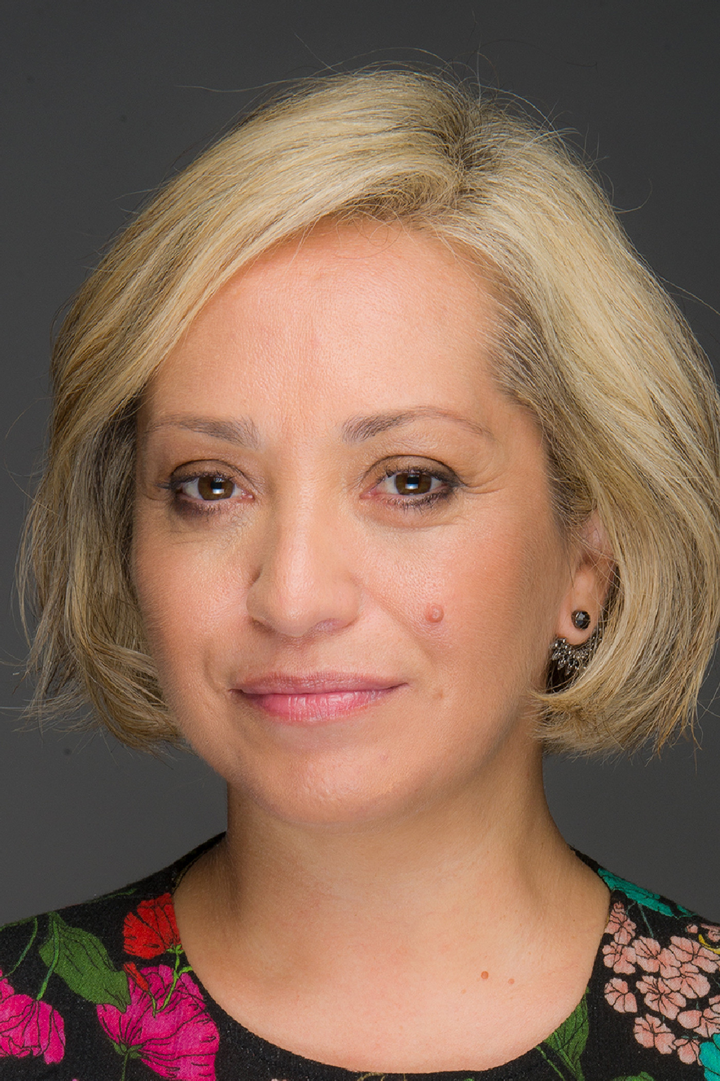 Anahi Ribeiro backdrop