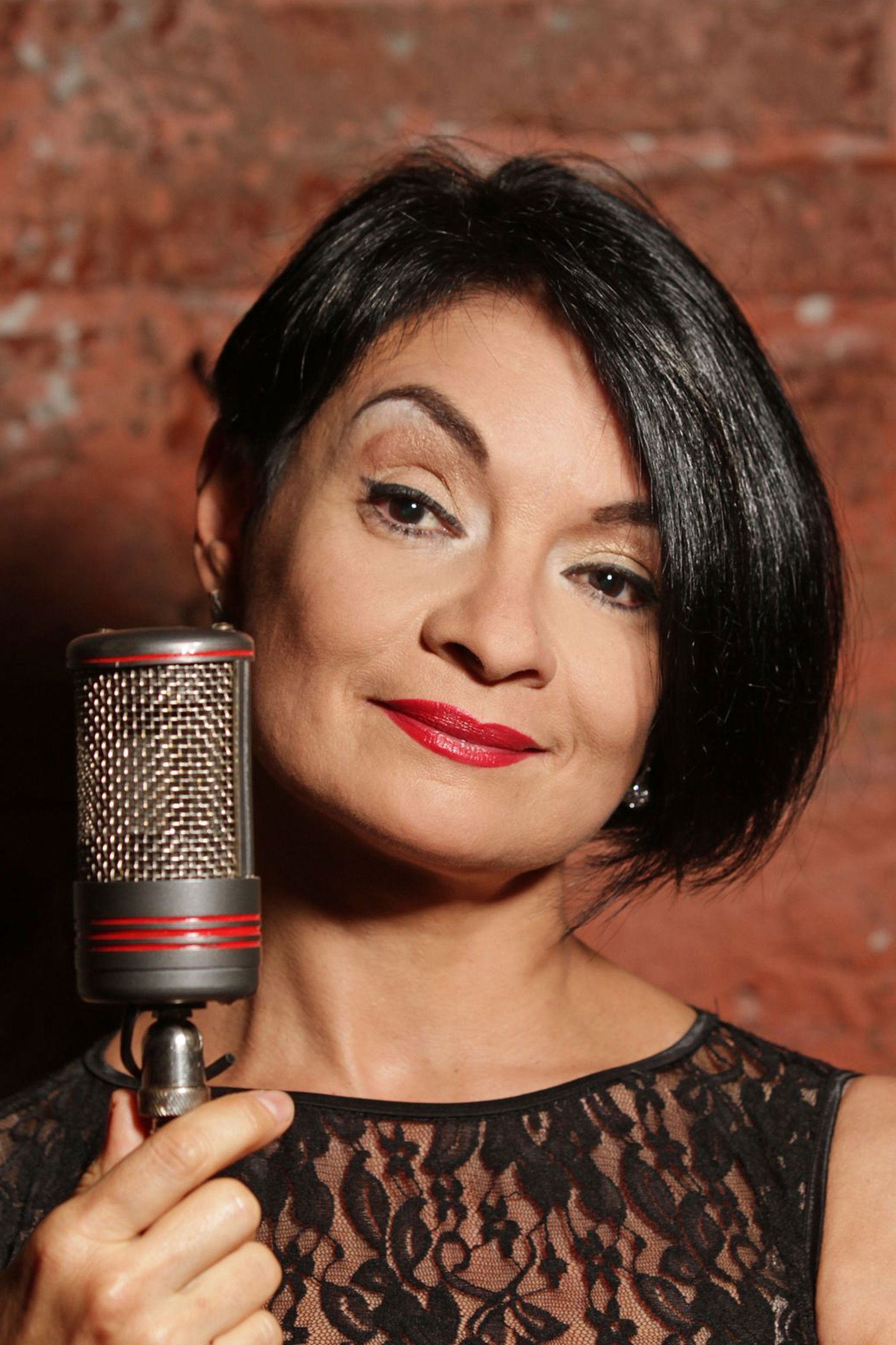 Claudia Correa backdrop