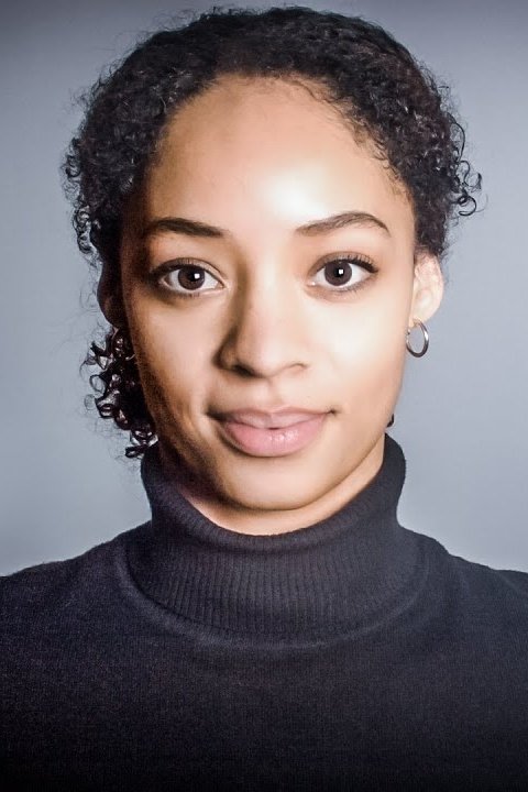 Giovanna Winterfeldt backdrop