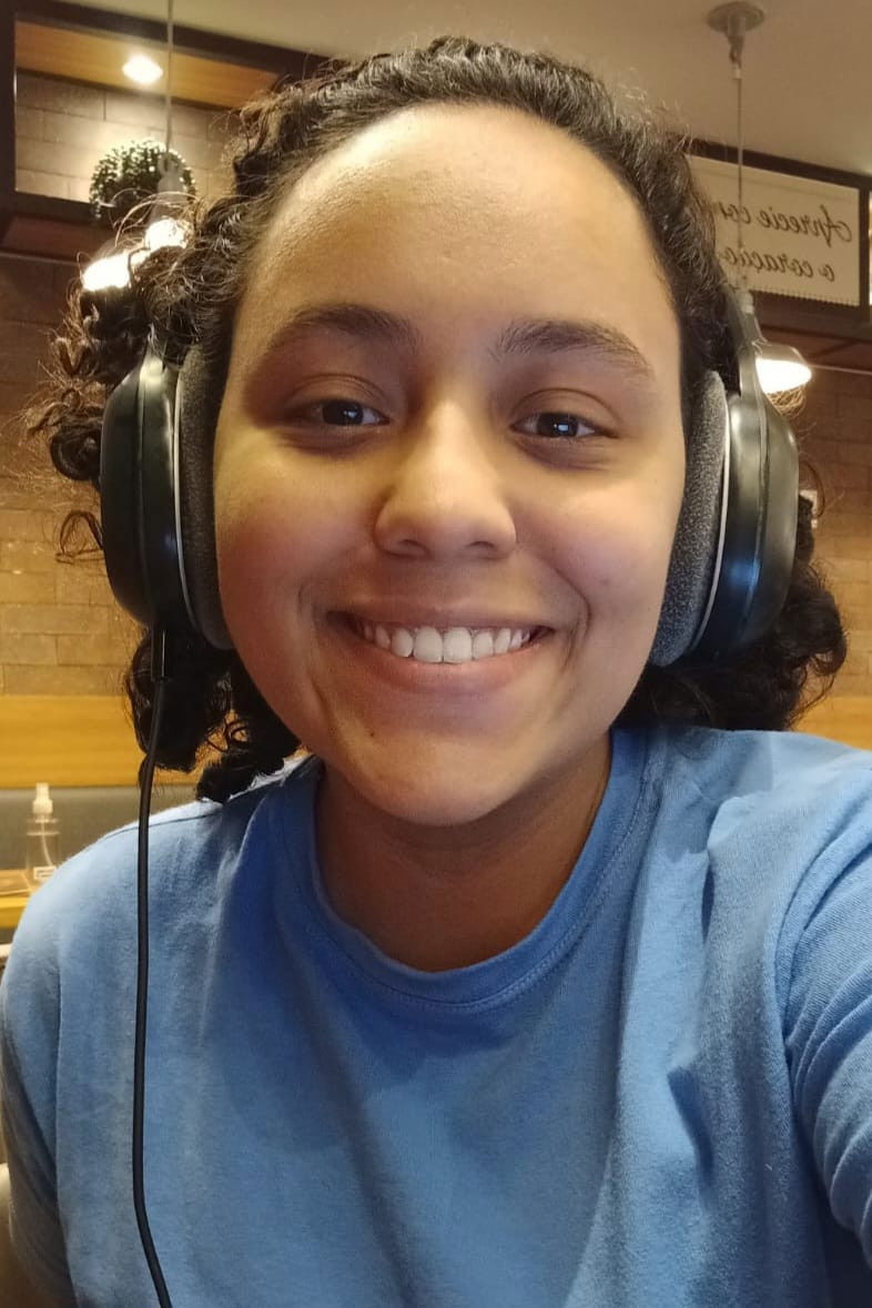 Laura Tourinho backdrop