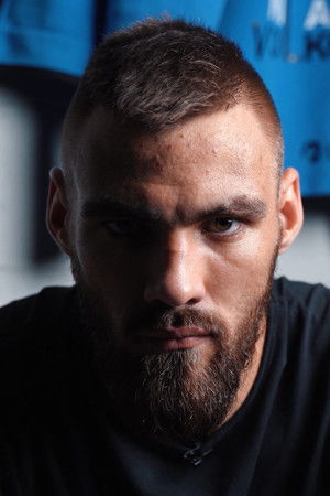 Milans Volkovs backdrop