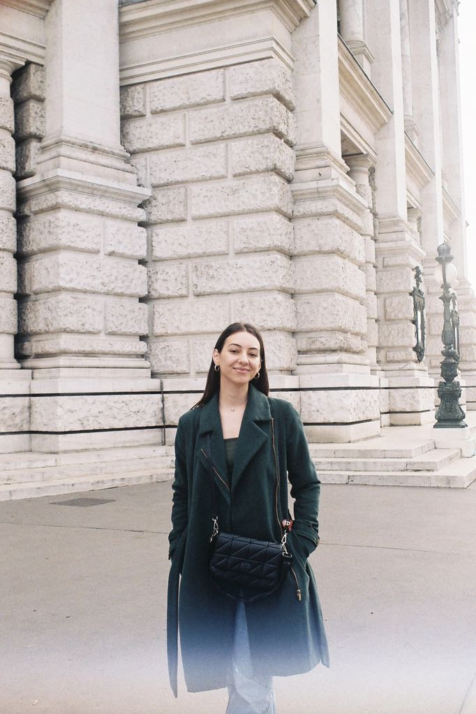 Milica Vujasin backdrop