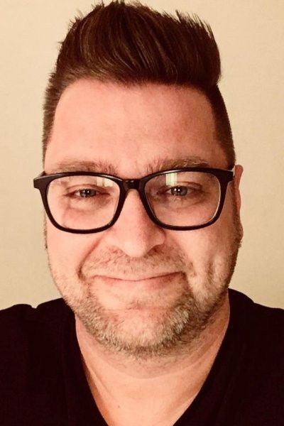 Henrik Thomsen backdrop