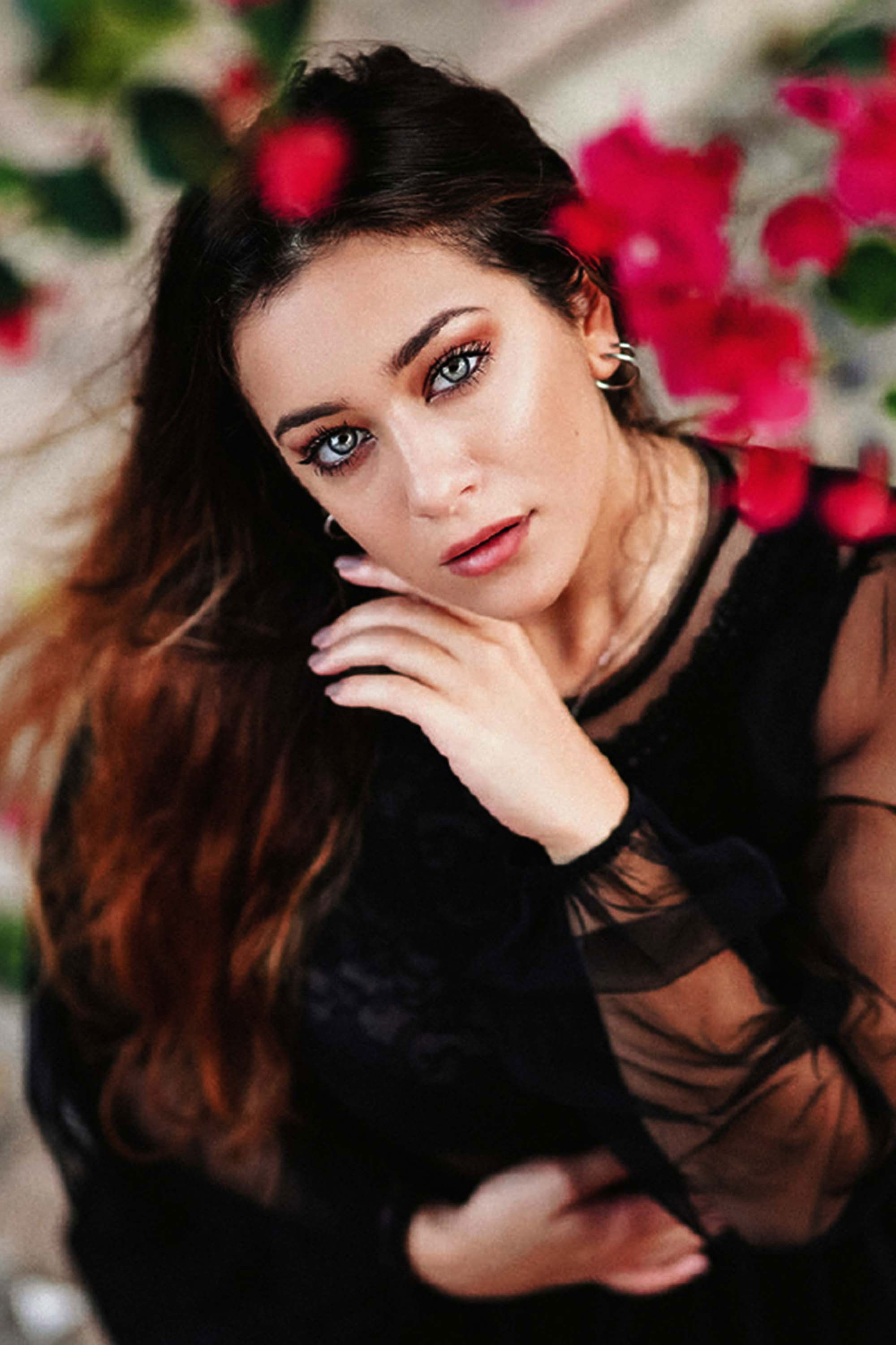 Giulia Bellu backdrop