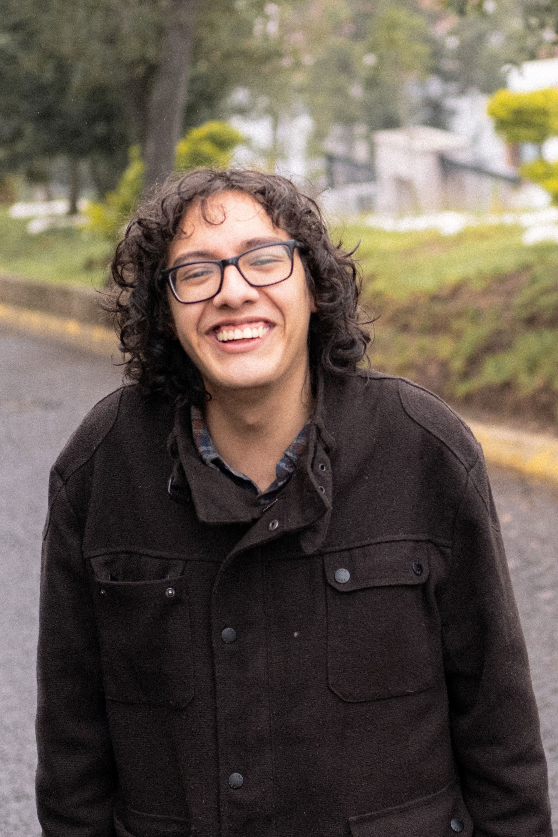 Enrique López backdrop