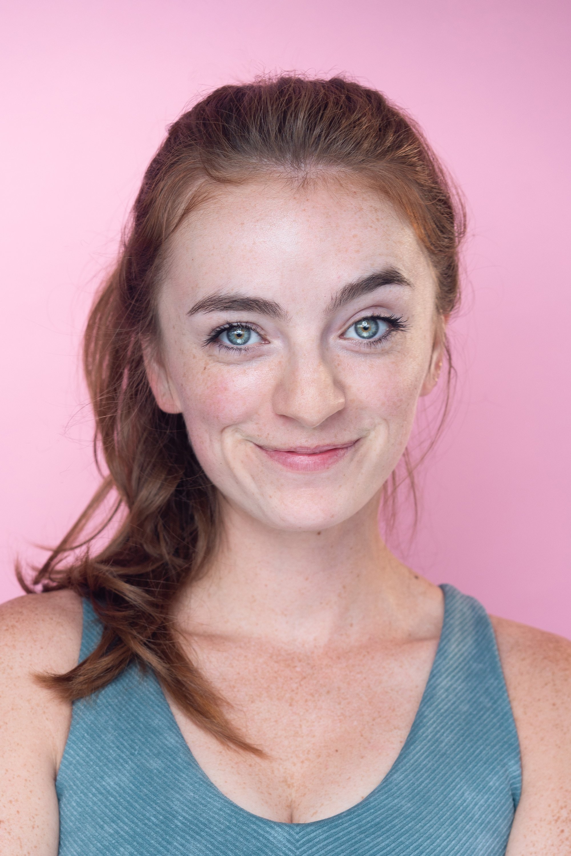 Andrea Cañizares-Fernandez backdrop