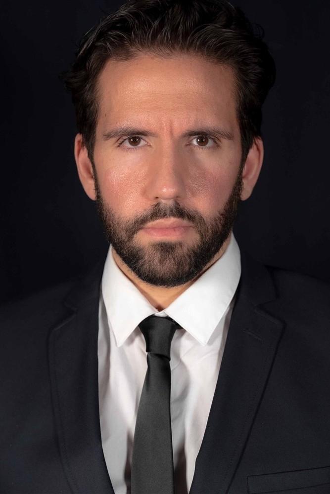 Thomas Khawam backdrop