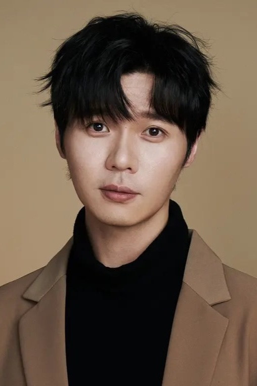 Zuo Lingfeng backdrop