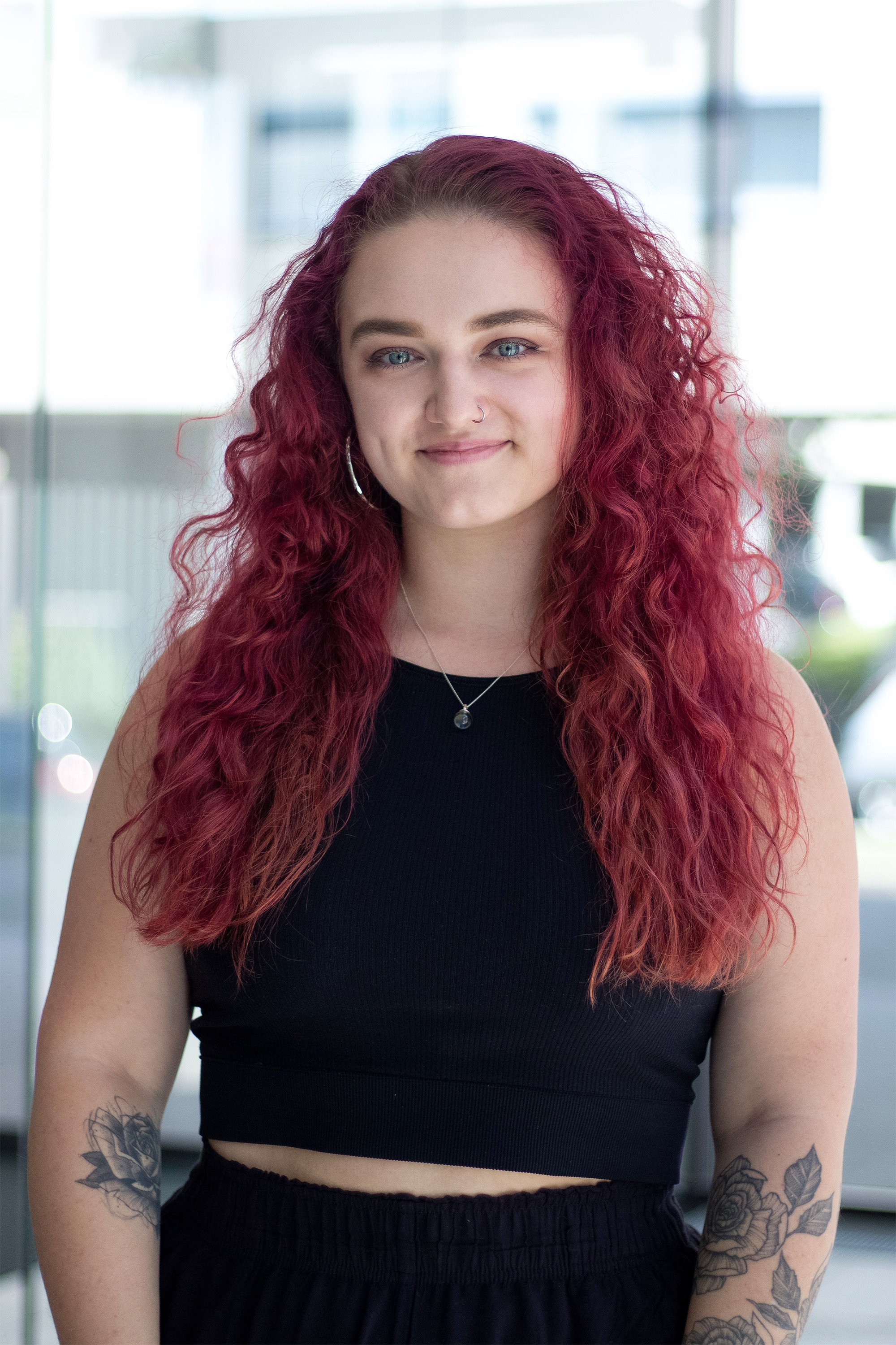 Simona Ascher backdrop