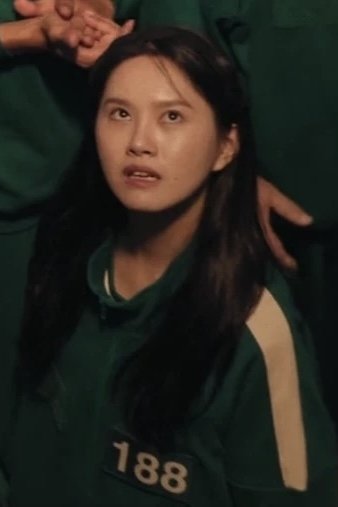 Jeong Min-jung backdrop