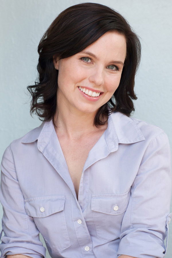 Leila Howland backdrop