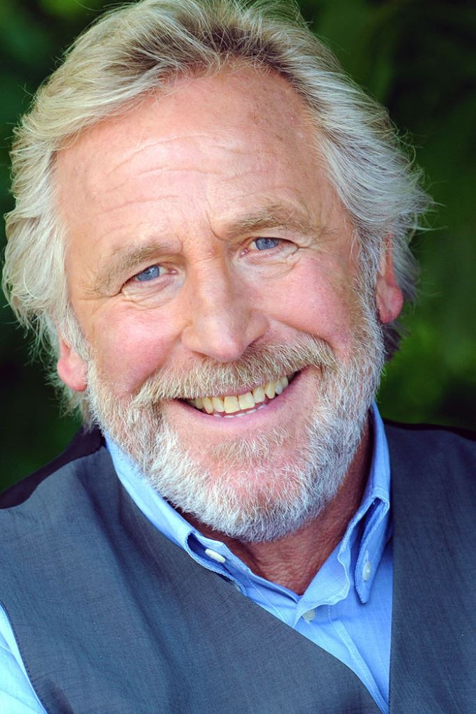 Hermann Giefer backdrop