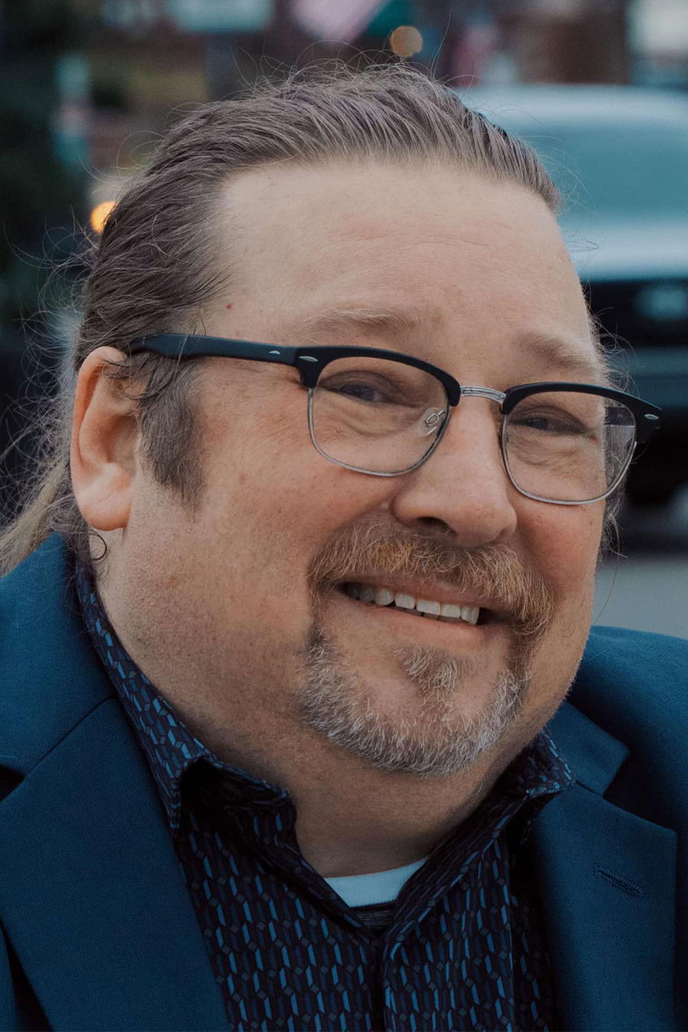 Lars J. Loofboro backdrop