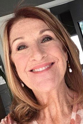 Dominique Roche backdrop