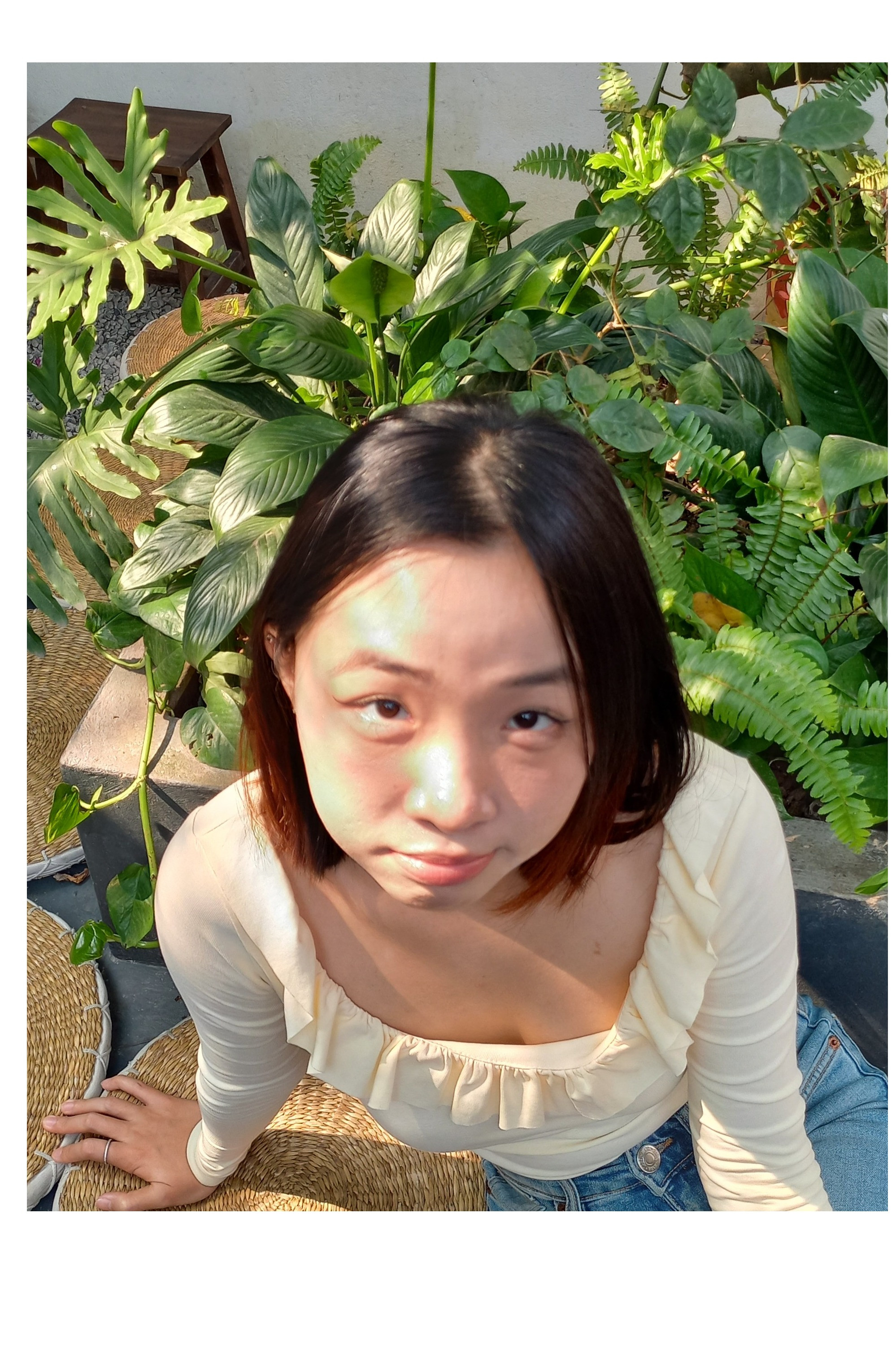 Nguyễn Minh Anh backdrop