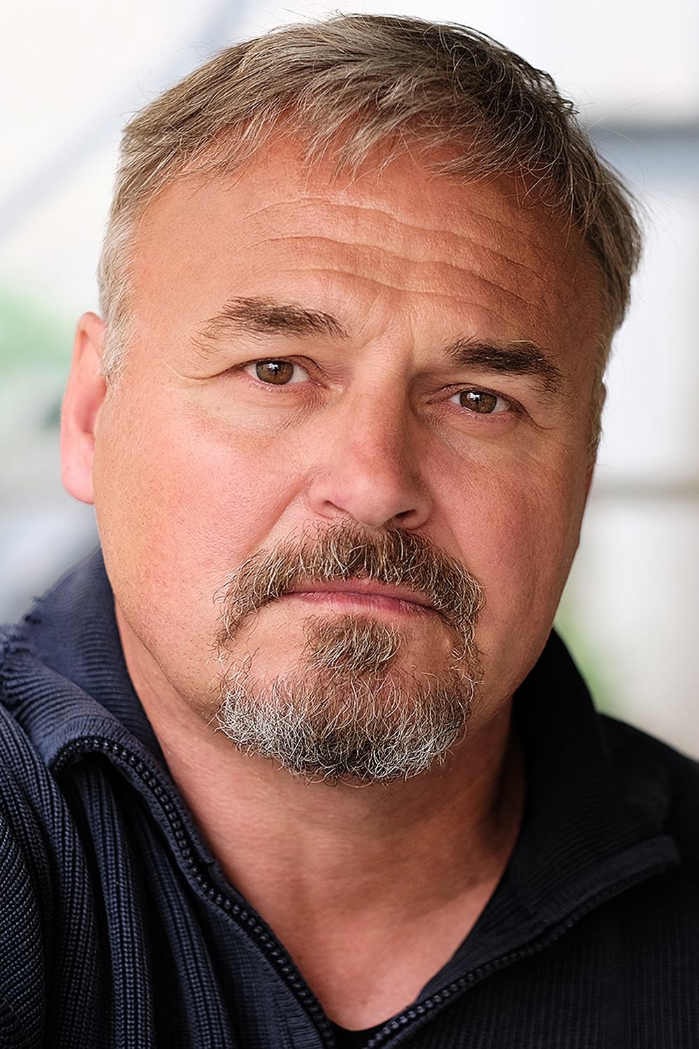 Oliver Breite backdrop