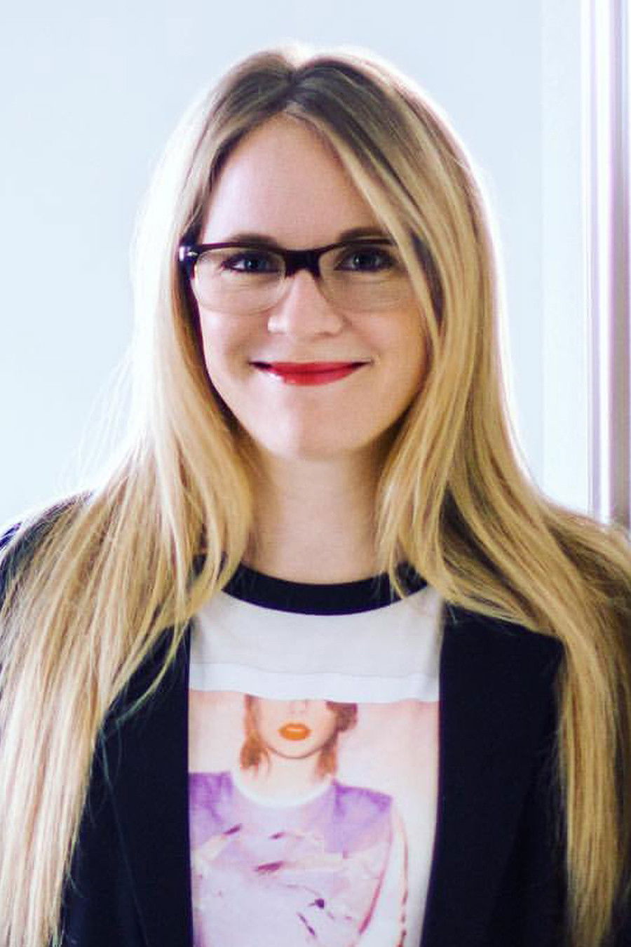 Sarah Parisi backdrop