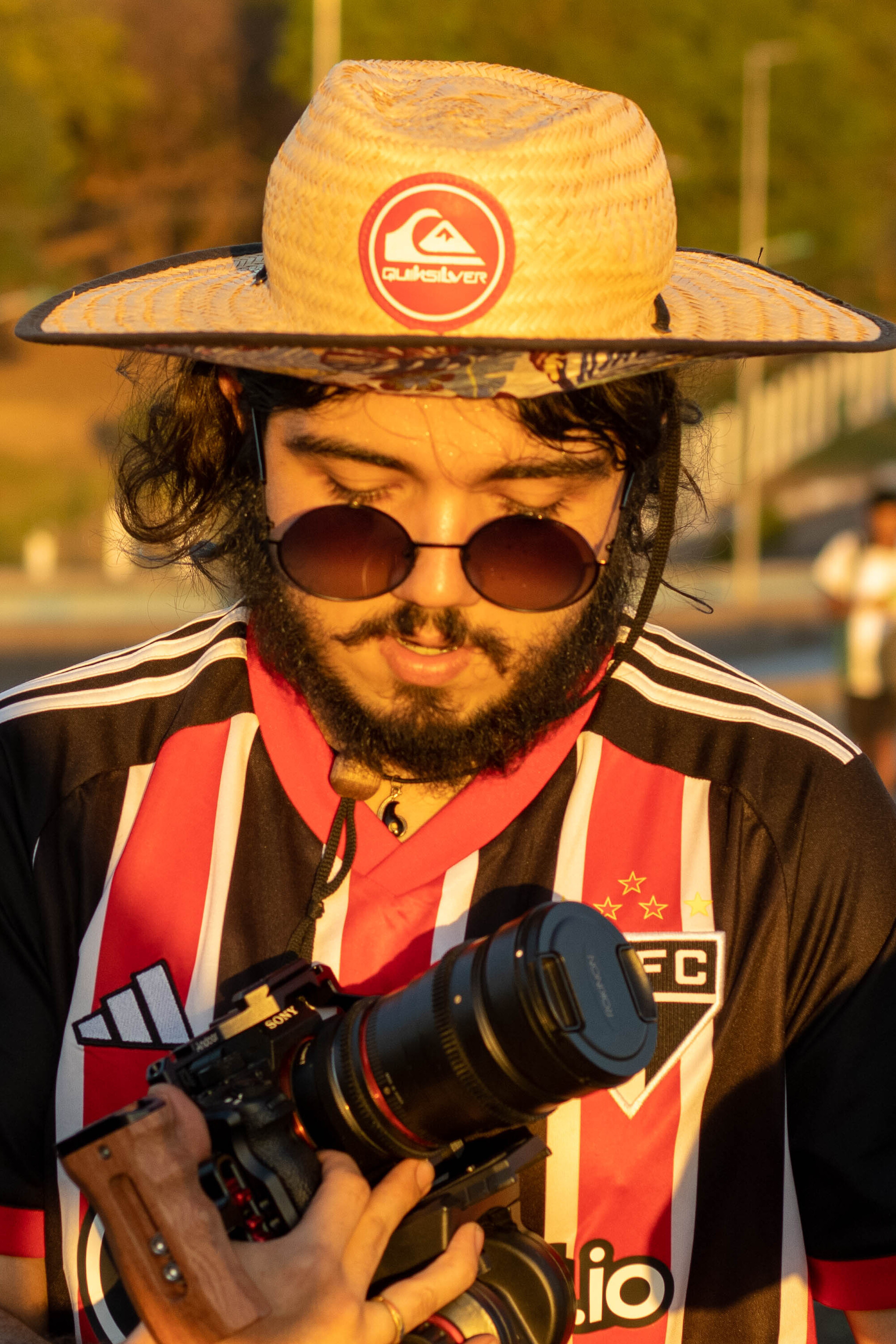 Olavo Fernandes backdrop