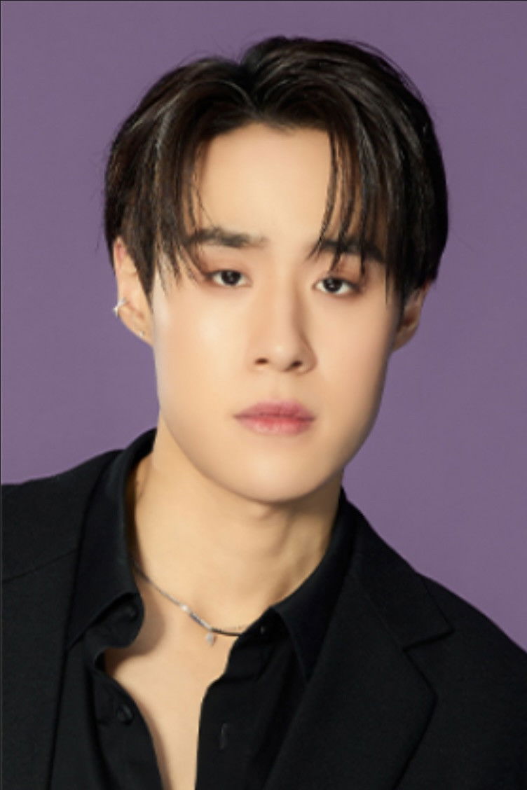 Thanat Danjesda backdrop