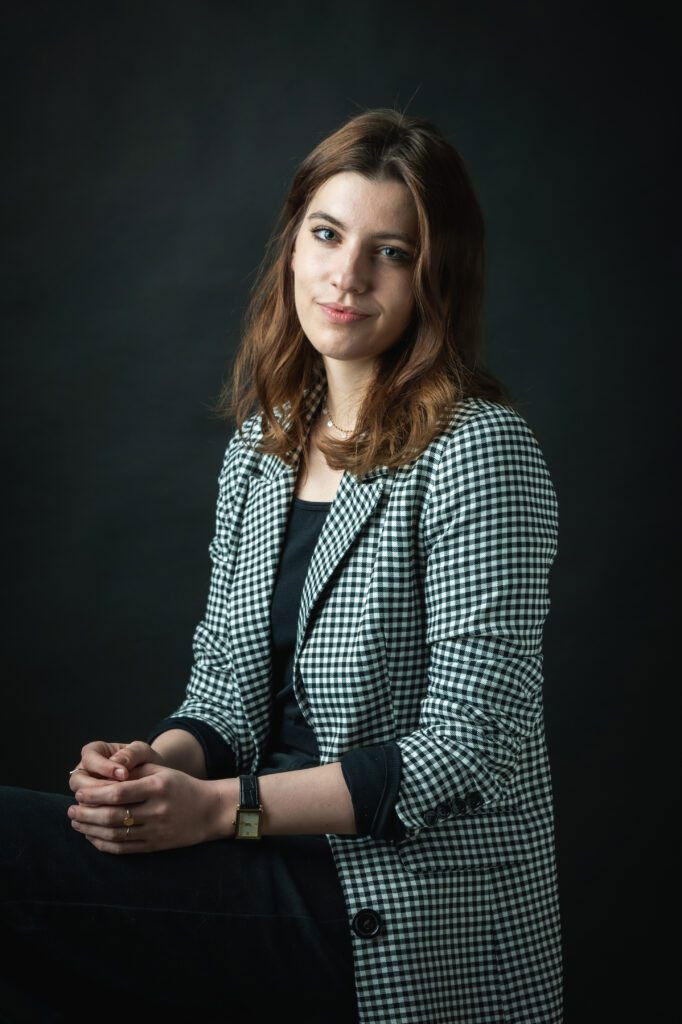 Virág Anna Varga backdrop