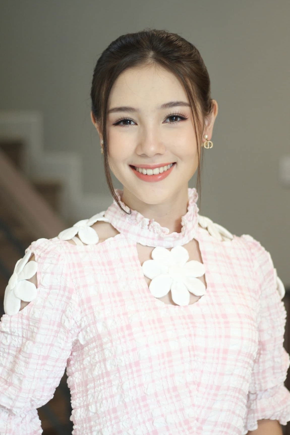 Neeya Makela backdrop