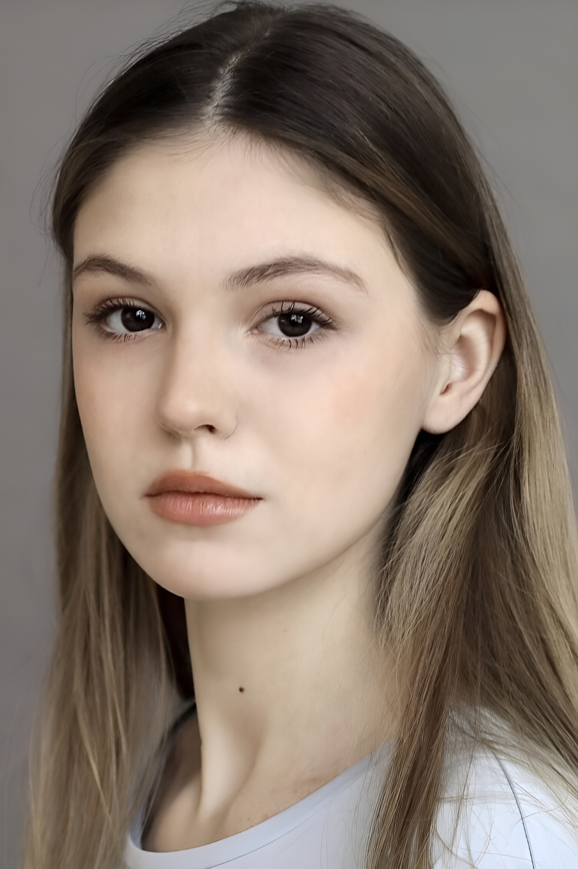 Elizaveta Khomyakova backdrop