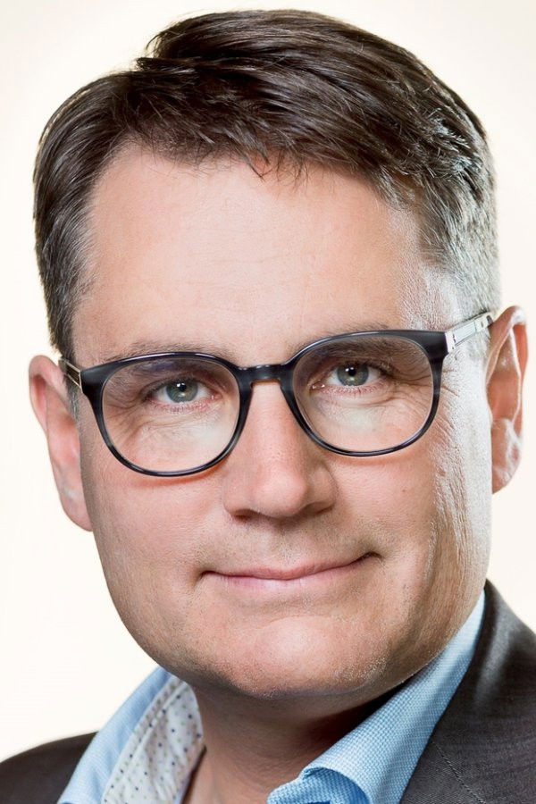 Brian Mikkelsen backdrop