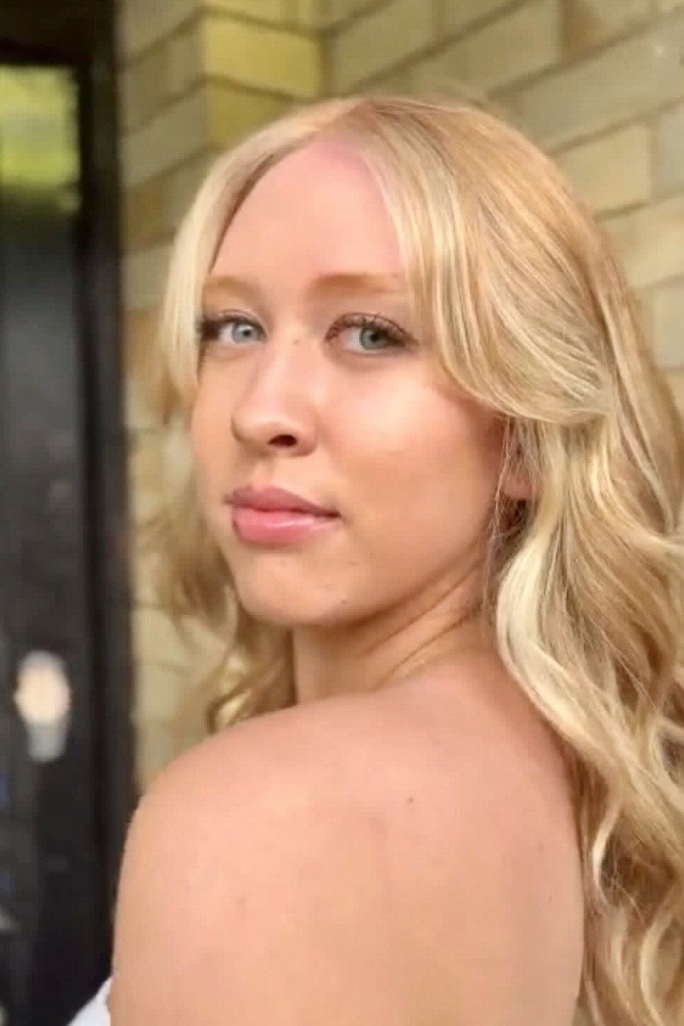 Molly Holman backdrop