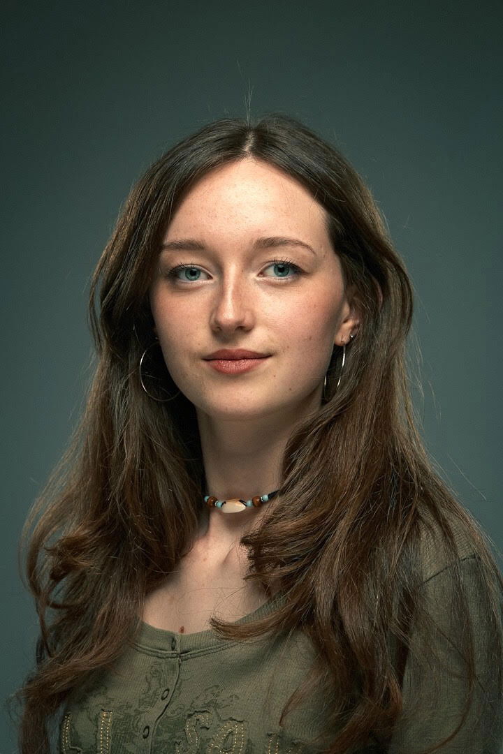 Justine RIFFEY backdrop