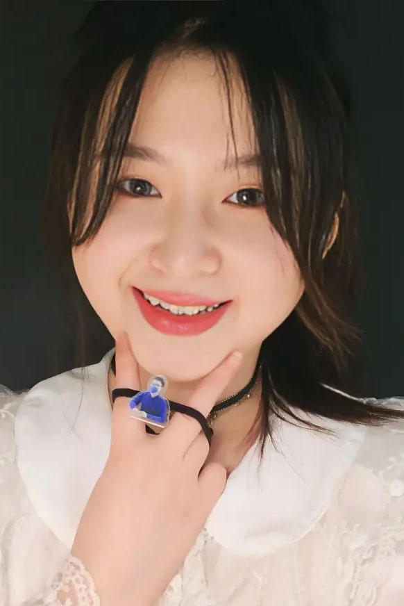 Zhu Rongrong backdrop