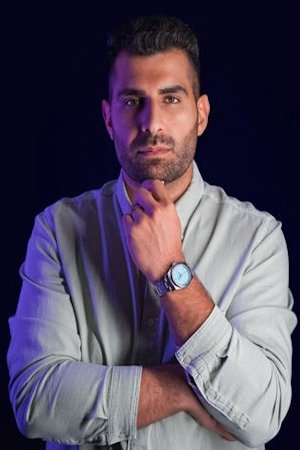 Mehdi Perwez backdrop