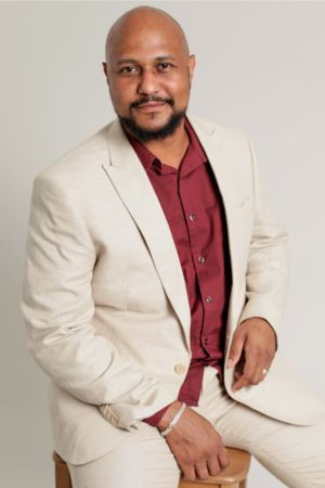 Thadeu Machado backdrop