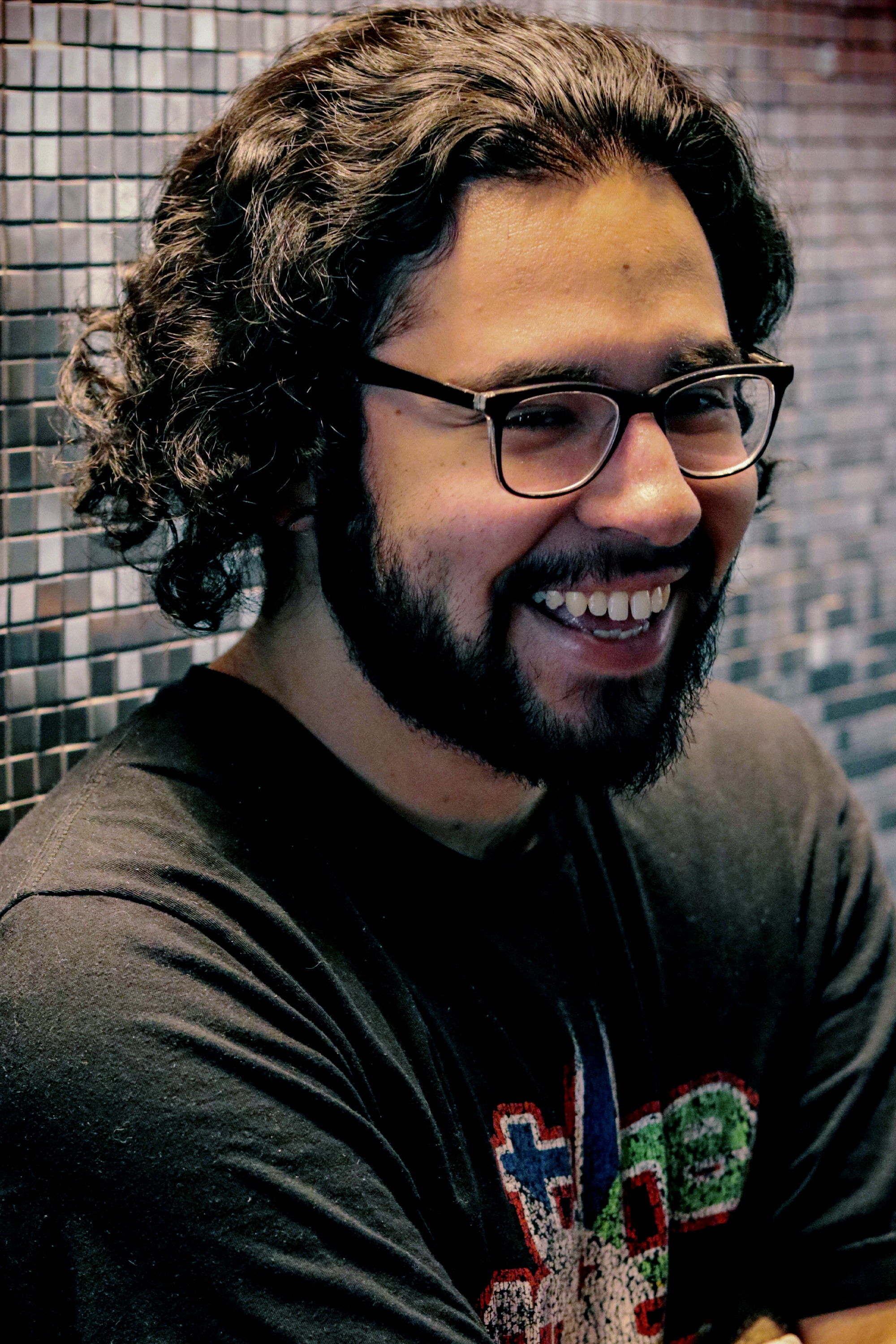 Leonardo Gomez backdrop