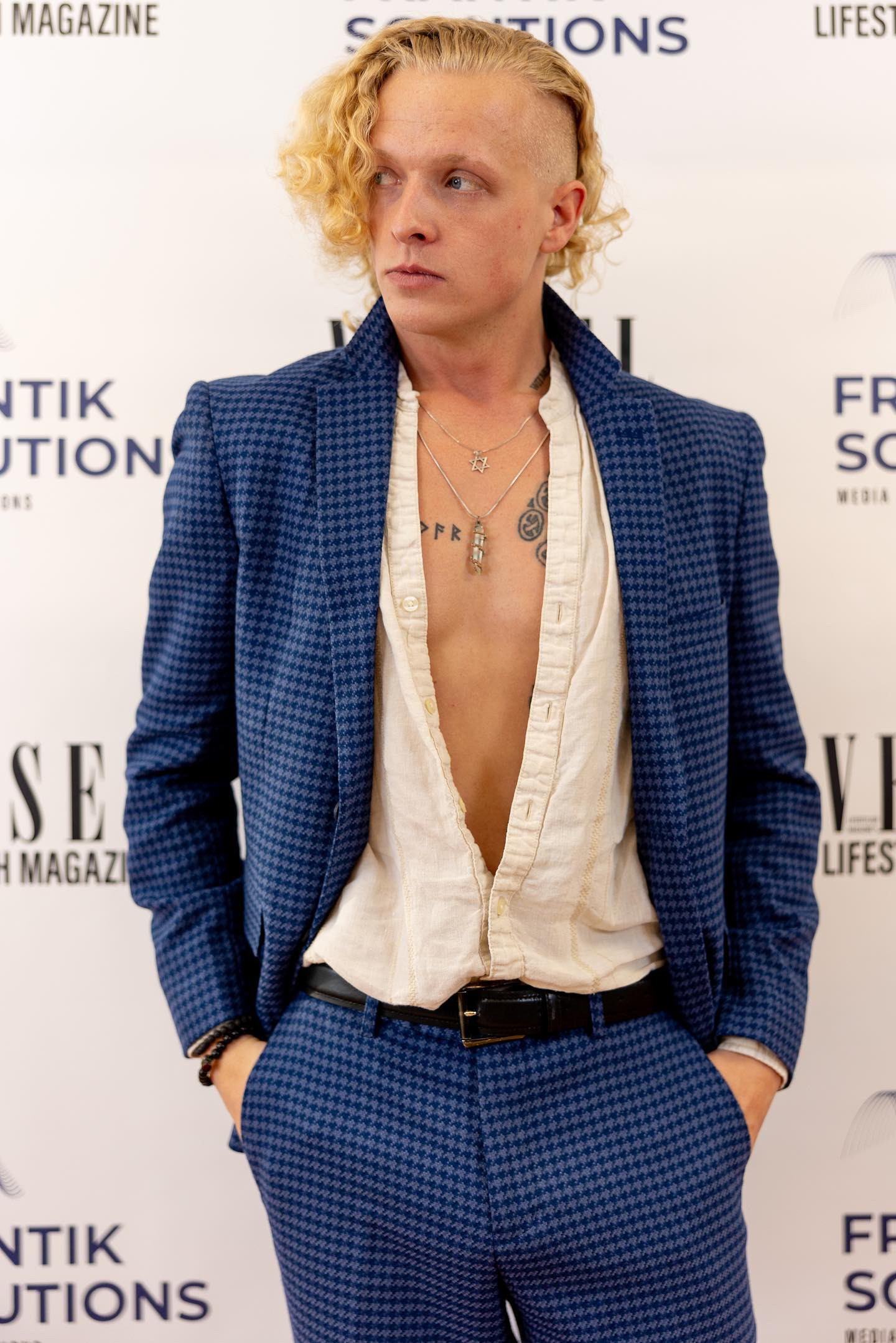 Rae Serbeck backdrop