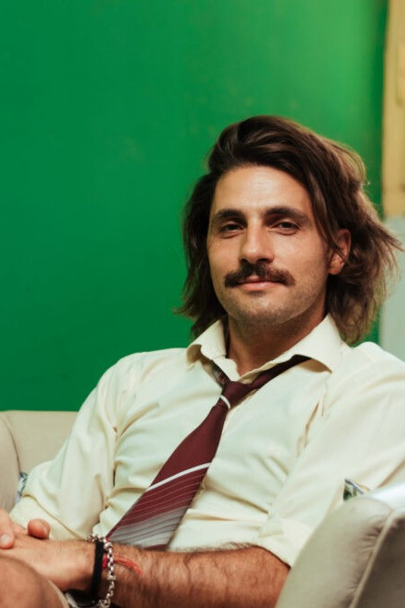 Juan Pablo Salomón backdrop