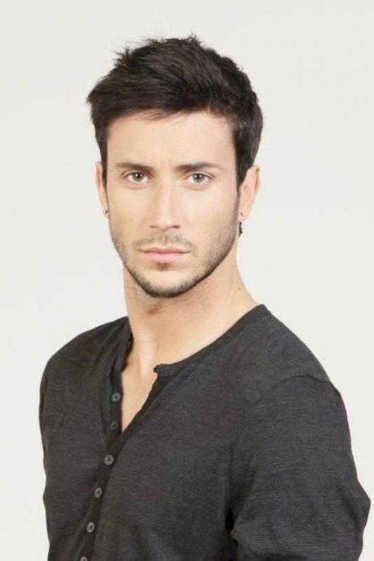 Krees De Almeida backdrop