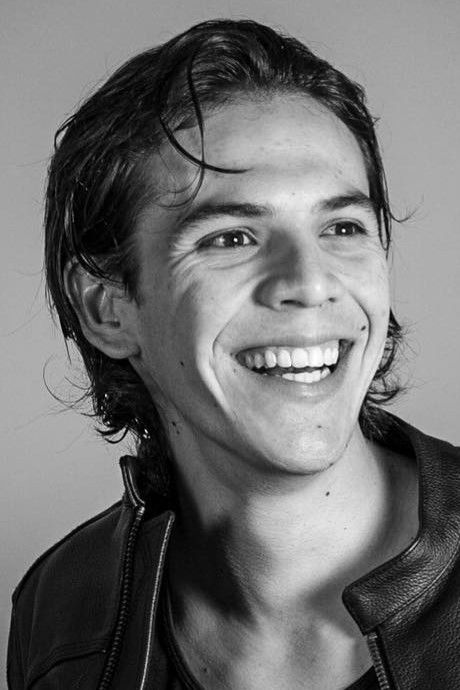 Andrés Estrada backdrop