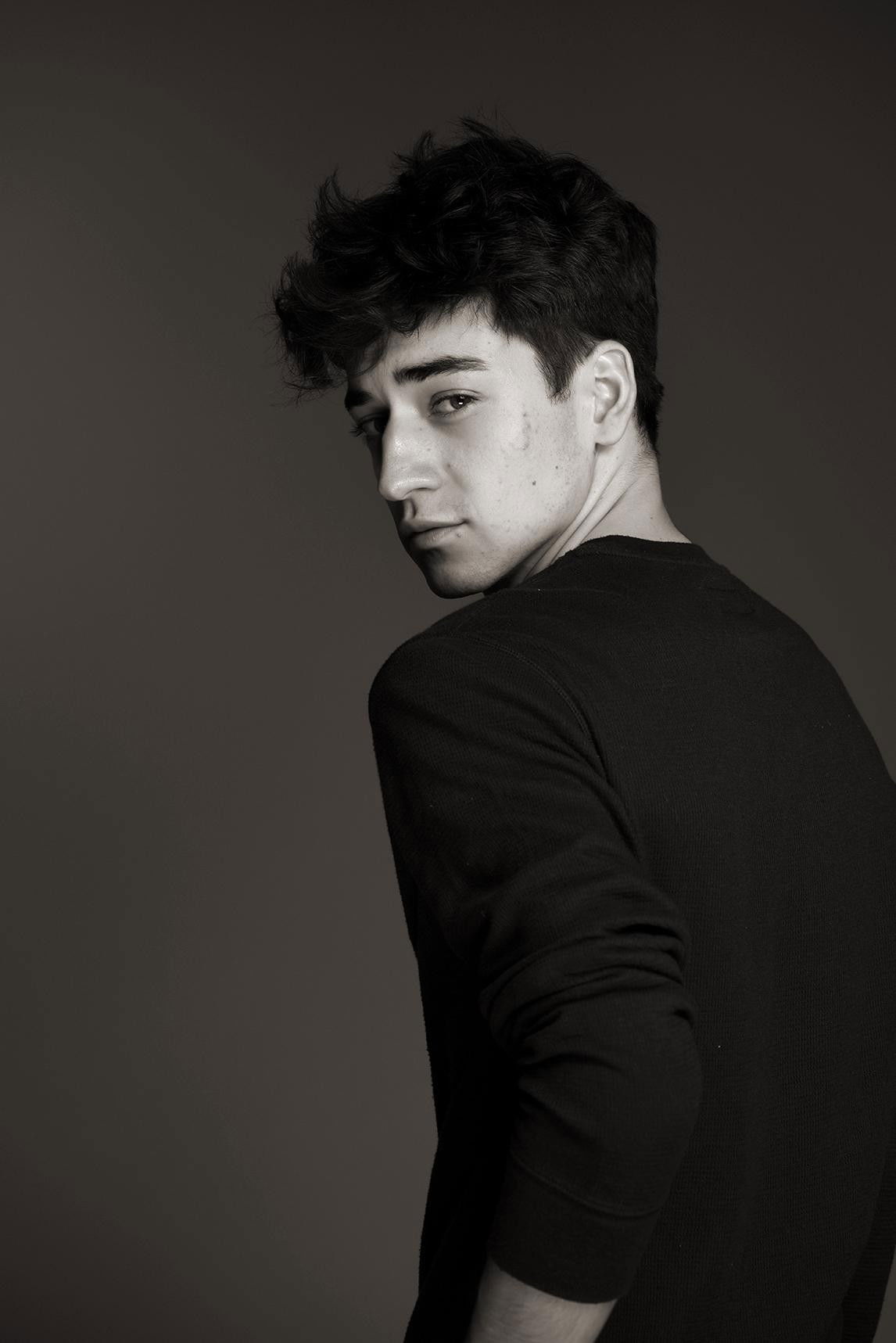 Santi Benedit backdrop