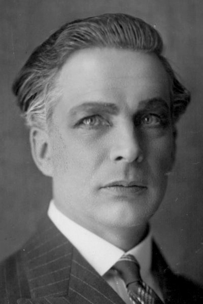 Sven Bergvall backdrop