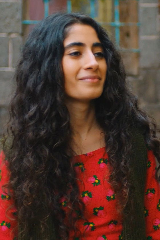 Ruken Önen backdrop