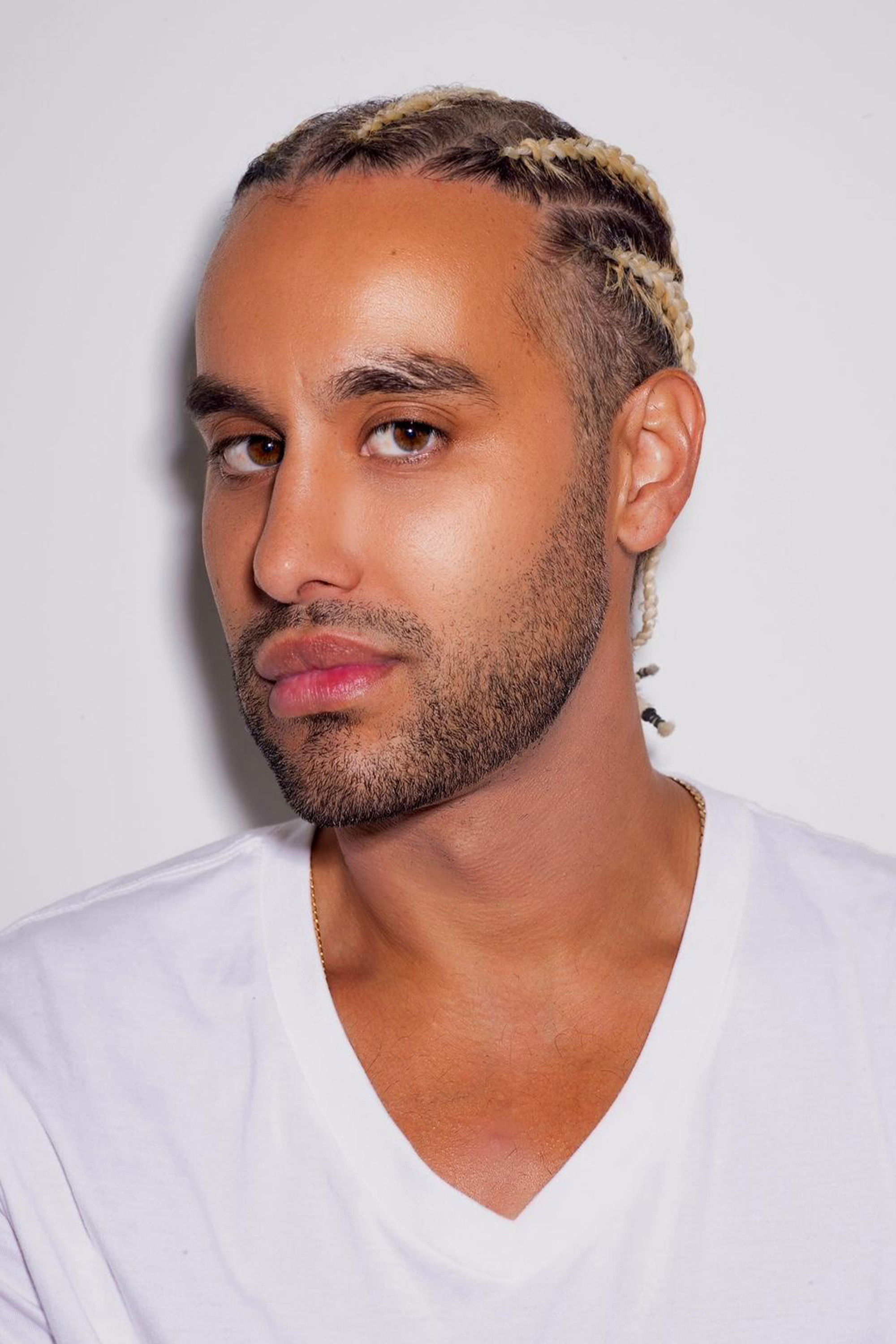 Hamid Antonio Castro backdrop